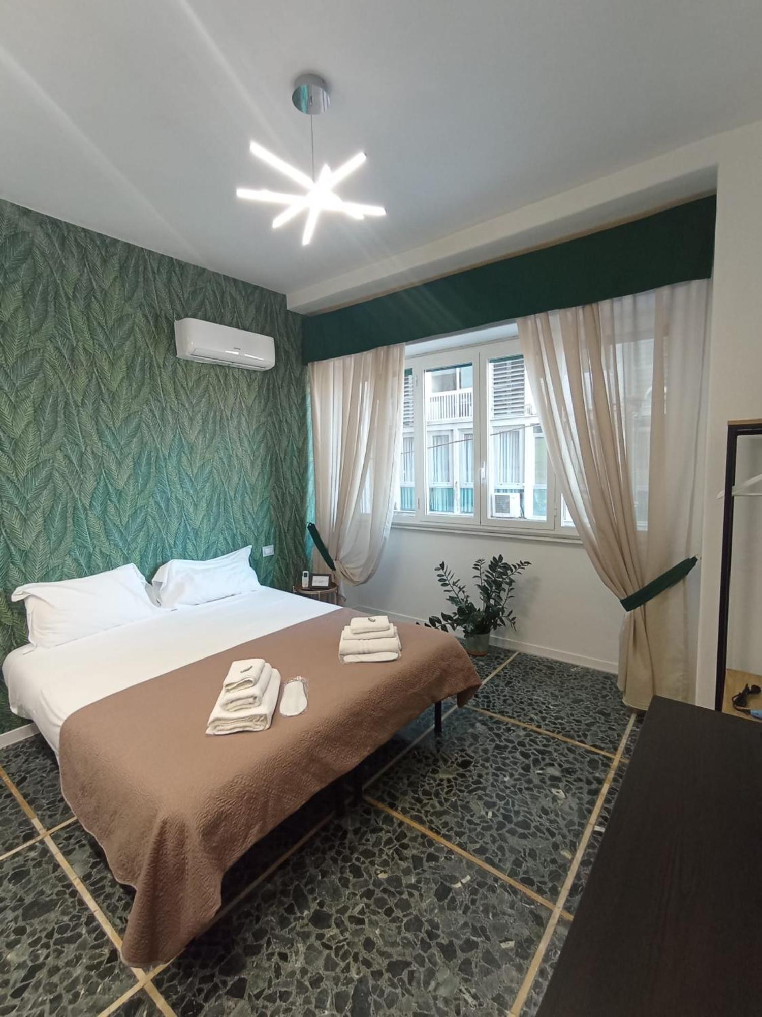 Tiffany & Babylon Luxury 5* Naples